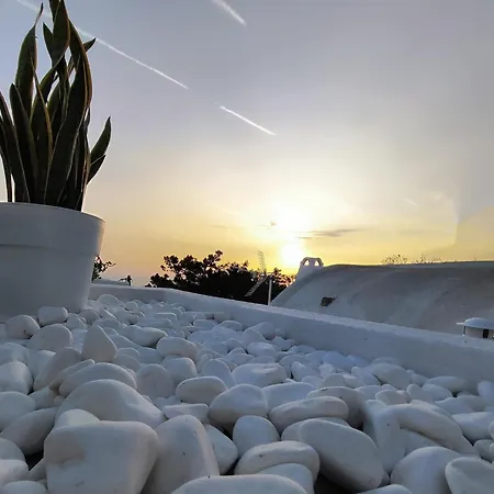 Noir Cave With Private Jacuzzi And Sunset Terrace * Pyrgos Kallistis