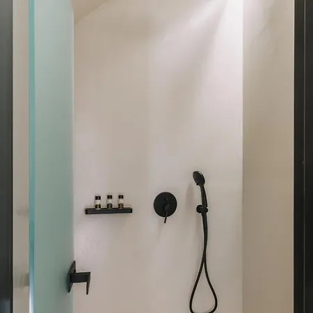 Noir Cave With Private Jacuzzi And Sunset Terrace