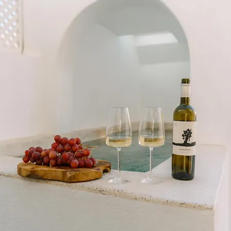 Noir Cave - Private Jacuzzi & Sunset Terrace Villa