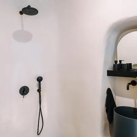 Villa Noir Cave With Private Jacuzzi And Sunset Terrace Pýrgos