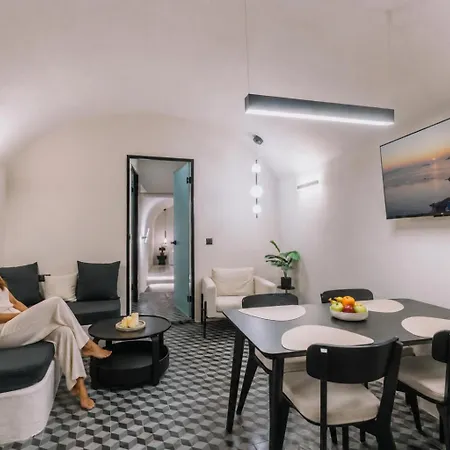 Villa Noir Cave - Private Jacuzzi & Sunset Terrace