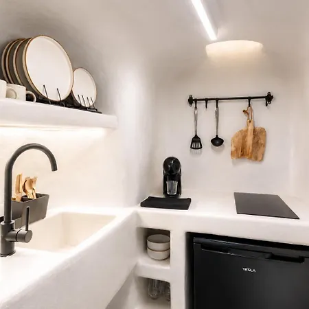 Noir Cave - Private Jacuzzi & Sunset Terrace Villa *