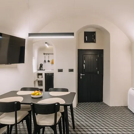 Noir Cave With Private Jacuzzi And Sunset Terrace וילה Pýrgos