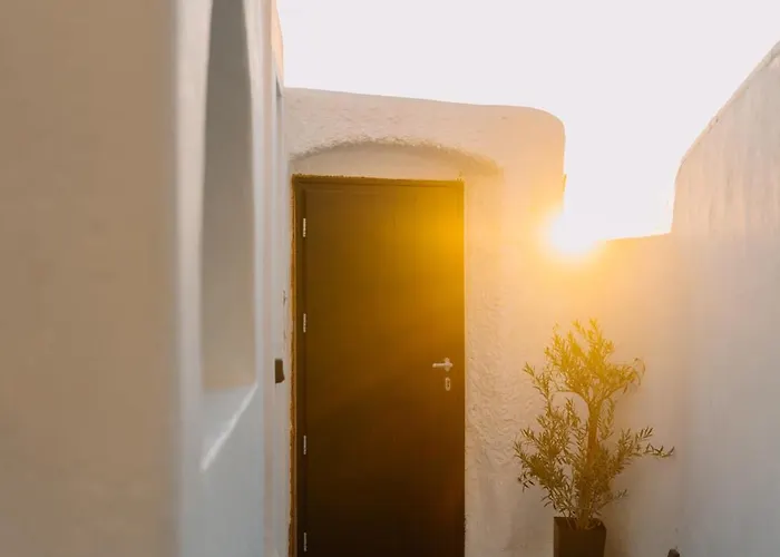 Noir Cave With Private Jacuzzi And Sunset Terrace * Pýrgos