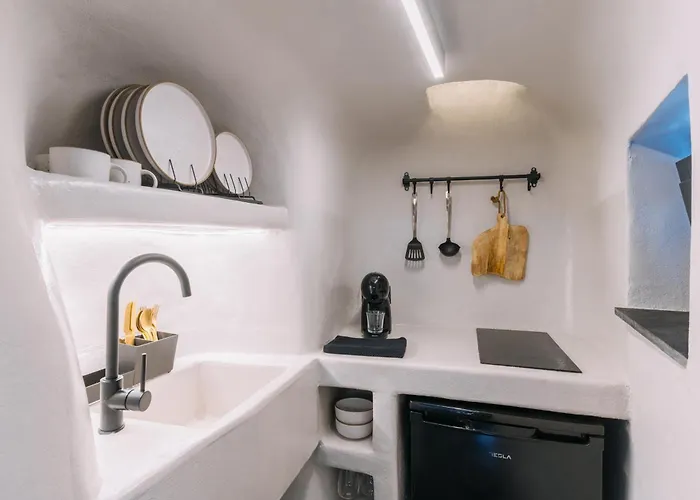 Villa Noir Cave With Private Jacuzzi And Sunset Terrace Pýrgos