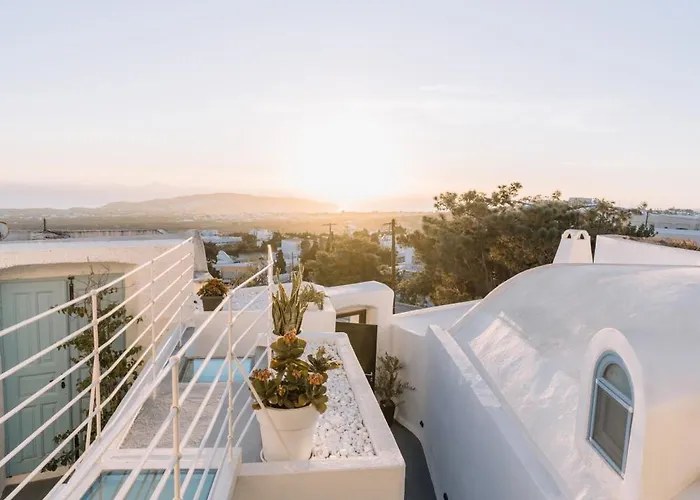 Noir Cave With Private Jacuzzi And Sunset Terrace